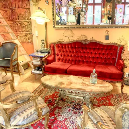 Lavender Circus Hostel, Doubles&Ensuites-3