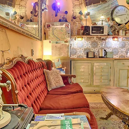 Lavender Circus Hostel, Doubles&Ensuites-2